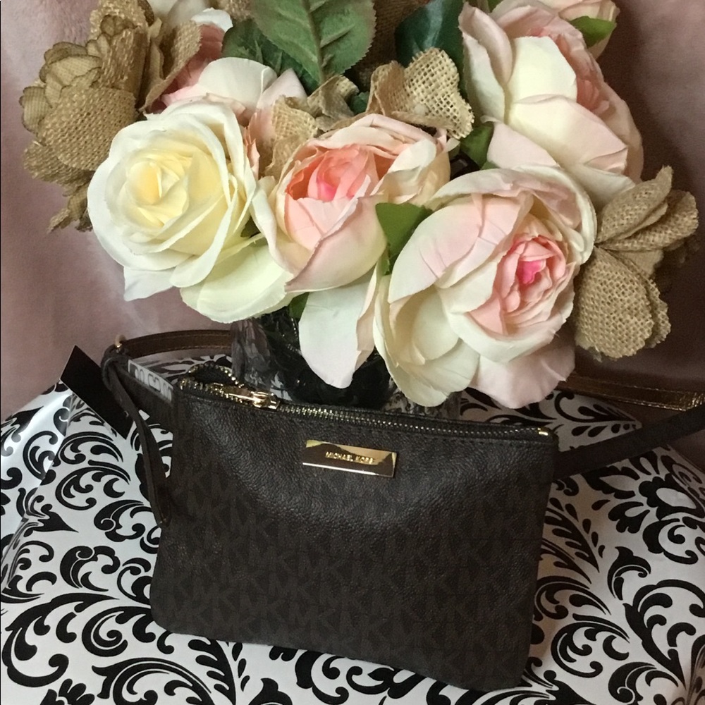🌸NWT Michael kors fanny bag🌸